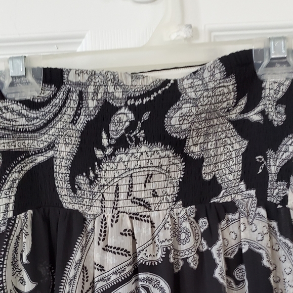 Long, strapless dress - Picture 4 of 4